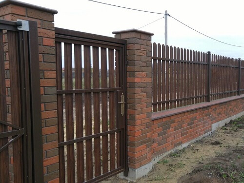 Установка забора из металлоштакетника в Осиповичах
